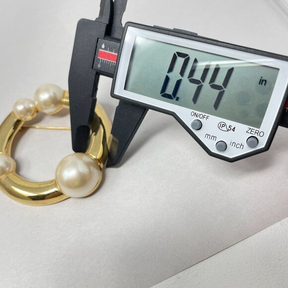 Andre Courreges Paris Gilt Metal and Faux Pearl Modernist Pin Brooch Marked - Picture 14 of 15